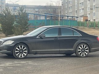 2009 Mercedes-Benz S-Класс 350 V (W221) Рестайлинг, чёрный, 1530000 рублей, вид 4