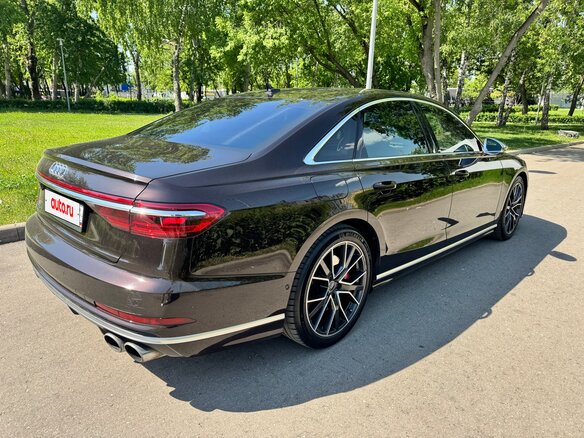 2021 Audi S8 IV (D5), коричневый, 10500000 рублей - вид 6
