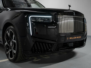 2025 Rolls-Royce Cullinan Black Badge I Рестайлинг (Series II), чёрный, 69000000 рублей, вид 4
