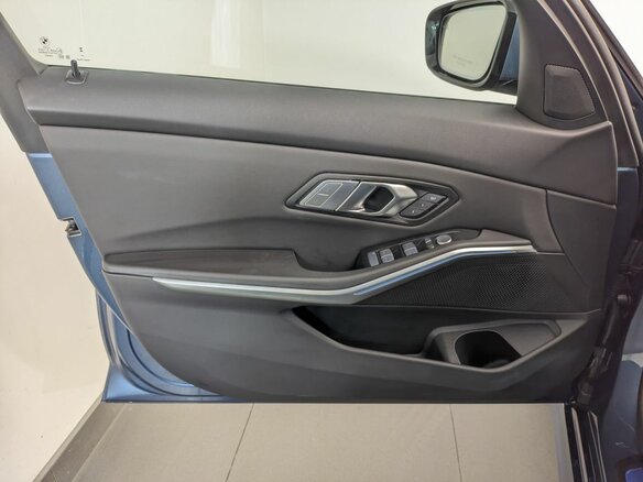 2025 BMW 3 серии 320i VII (G2x) Рестайлинг 2, синий, 5780000 рублей - вид 15