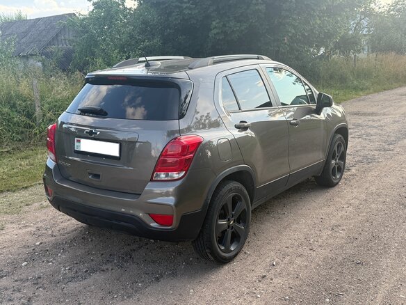 2022 Chevrolet Trax I Рестайлинг, коричневый, 1450000 рублей - вид 2