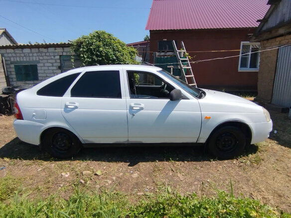 2010 Lada (ВАЗ) Priora I, белый, 215000 рублей - вид 4