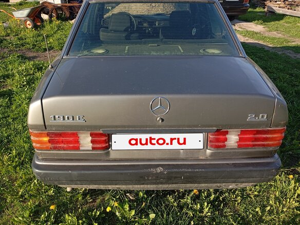 1992 Mercedes-Benz 190 (W201), серый, 300000 рублей - вид 5