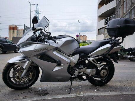 2006 Honda VFR 800, серебристый, 430000 рублей, вид 1