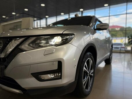 2019 Nissan X-Trail III Рестайлинг, серебристый, 1959900 рублей, вид 4