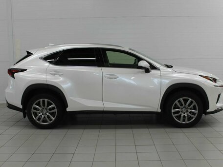 2019 Lexus NX 200 I Рестайлинг, белый, 2800000 рублей, вид 4