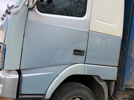 1995 Volvo FH, серебристый, 900000 рублей, вид 4