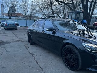 2017 Mercedes-Benz Maybach S-Класс 560 I (X222) Рестайлинг, чёрный, 5100000 рублей, вид 3