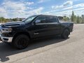 2023 Ram 1500 Quad Cab V, чёрный, 8000000 рублей - вид 4