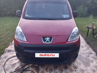 2011 Peugeot Partner, красный, 550000 рублей, вид 1