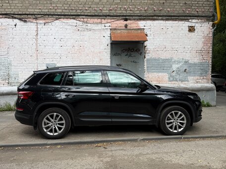 2020 Skoda Kodiaq I, чёрный, 3119000 рублей, вид 3