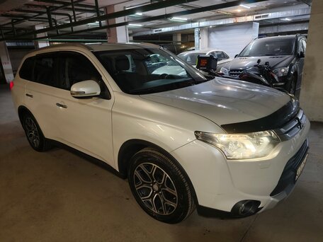 2014 Mitsubishi Outlander III, белый, 1850000 рублей, вид 2