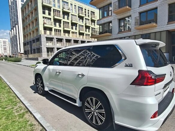 2021 Lexus LX 570 III Рестайлинг 2, белый, 12990000 рублей - вид 3