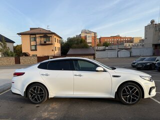 2018 Kia Optima IV Рестайлинг, белый, 1980000 рублей, вид 4