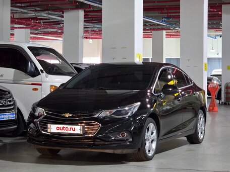 2017 Chevrolet Cruze II, чёрный, 1425000 рублей, вид 1
