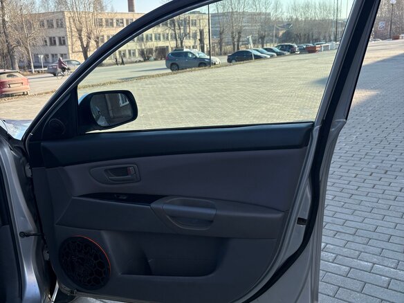 2006 Mazda 3 I (BK) Рестайлинг, серебристый, 430000 рублей - вид 18