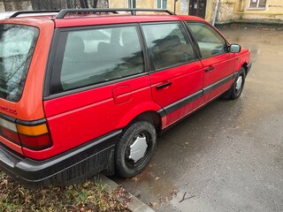 1990 Volkswagen Passat B3, красный, 300000 рублей, вид 4