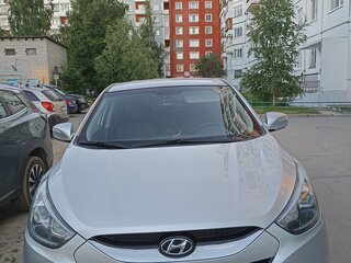 2014 Hyundai ix35 I Рестайлинг, серебристый, 1299000 рублей, вид 2