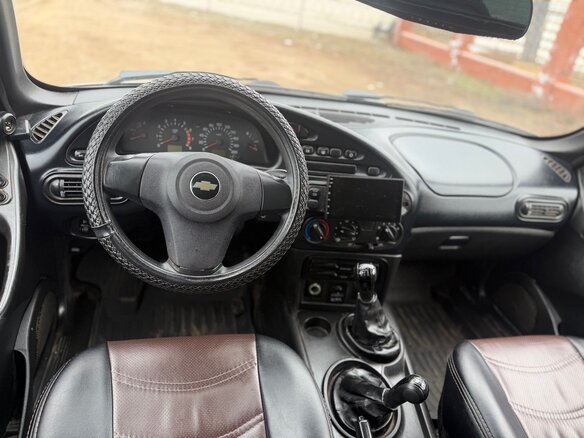 2014 Chevrolet Niva I Рестайлинг, серый, 450000 рублей - вид 4
