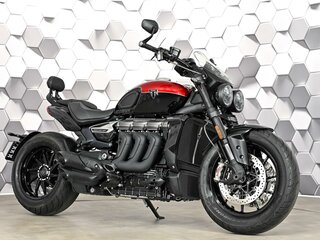 2025 Triumph Rocket 3, красный, 2899000 рублей, вид 1
