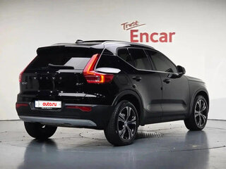 2022 Volvo XC40 I, чёрный, 2090000 рублей, вид 3