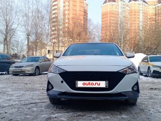 2019 Hyundai Solaris II, белый, 770000 рублей, вид 1
