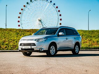 2014 Mitsubishi Outlander III, серебристый, 1240000 рублей, вид 1