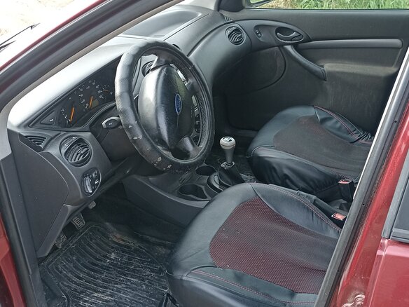 2003 Ford Focus I Рестайлинг, красный, 130000 рублей - вид 6