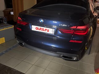 2016 BMW 7 серии Long 750Li xDrive VI (G11/G12), чёрный, 4450000 рублей, вид 3