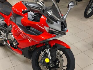 2026 Voge 525RR, красный, 577000 рублей, вид 2