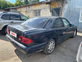 1996 Mercedes-Benz E-Класс 200 II (W210, S210), синий, 230000 рублей, вид 4