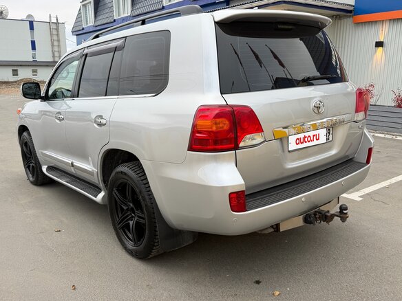 2014 Toyota Land Cruiser 200 Series Рестайлинг 1, серый, 5000000 рублей - вид 4