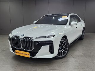 2026 BMW 7 серии 740d xDrive VII (G70), белый, 12590000 рублей, вид 1