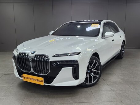 BMW 7 серии VII (G70)