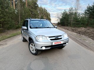 2013 Chevrolet Niva I Рестайлинг, серебристый, 560000 рублей, вид 4