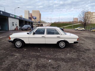 1985 Mercedes-Benz W123 230, белый, 1100000 рублей, вид 3