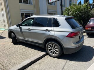 2017 Volkswagen Tiguan II, серебристый, 1940000 рублей, вид 4