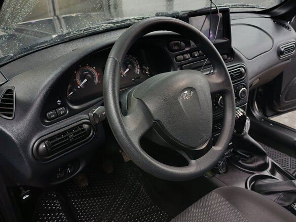 2024 Lada (ВАЗ) Niva Travel I, чёрный, 1400000 рублей - вид 3
