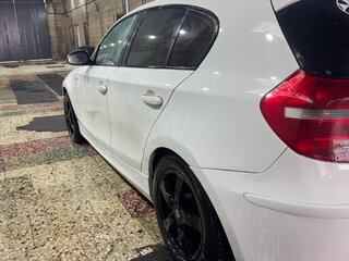 2009 BMW 1 серии 116i I (E81/E82/E87/E88) Рестайлинг, белый, 500000 рублей, вид 2