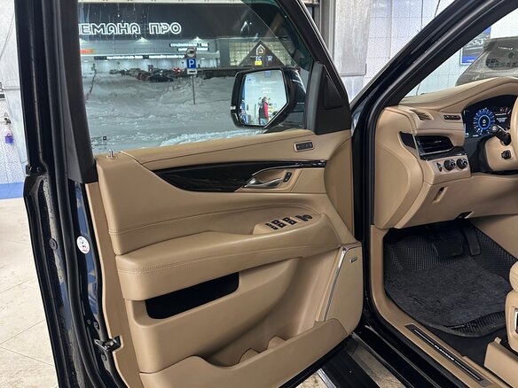 2017 Cadillac Escalade IV, чёрный, 4990000 рублей - вид 24