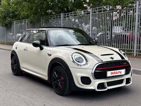 2018 Mini Hatch JCW III (F55/F56) Рестайлинг, белый, вид 1