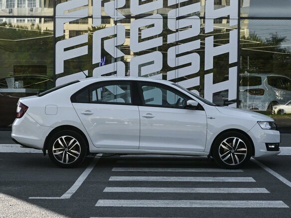 2019 Skoda Rapid I Рестайлинг, белый, 889000 рублей - вид 4