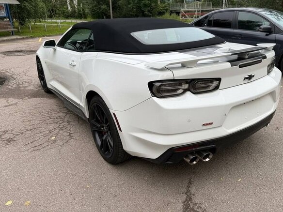 2021 Chevrolet Camaro SS VI Рестайлинг, белый, 2490000 рублей - вид 4