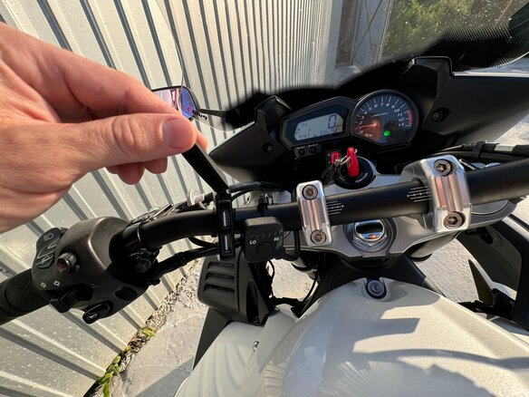 2011 Yamaha FZ1, белый, 700000 рублей - вид 25
