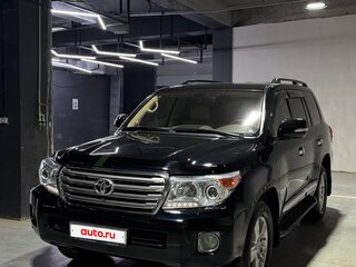 2014 Toyota Land Cruiser 200 Series Рестайлинг 1, чёрный, 4150000 рублей, вид 2