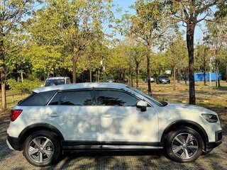 2019 Audi Q2 L e-tron I, белый, 1480000 рублей, вид 4