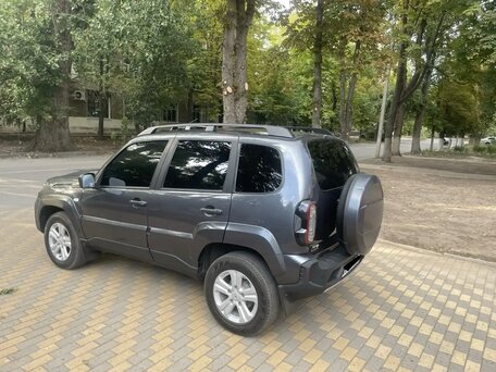 2022 Lada (ВАЗ) Niva Travel I, серый, 1100000 рублей, вид 2