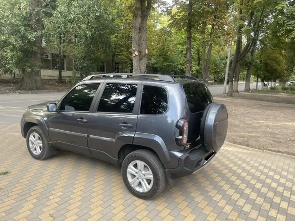 2022 Lada (ВАЗ) Niva Travel I, серый, 1100000 рублей - вид 1