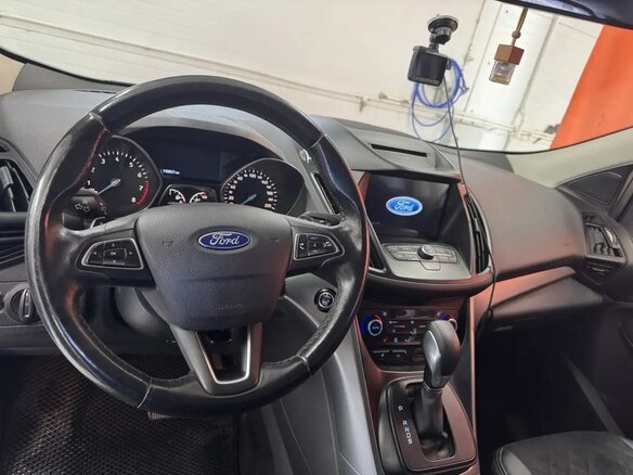2016 Ford Kuga II Рестайлинг, белый, 1550000 рублей - вид 6