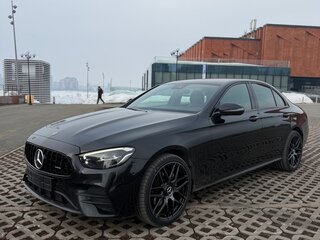 2021 Mercedes-Benz E-Класс 220 d V (W213, S213, C238) Рестайлинг, чёрный, 3700000 рублей, вид 3